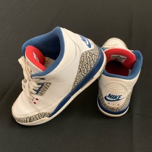 Jordan Athletic Shoes White and Blue